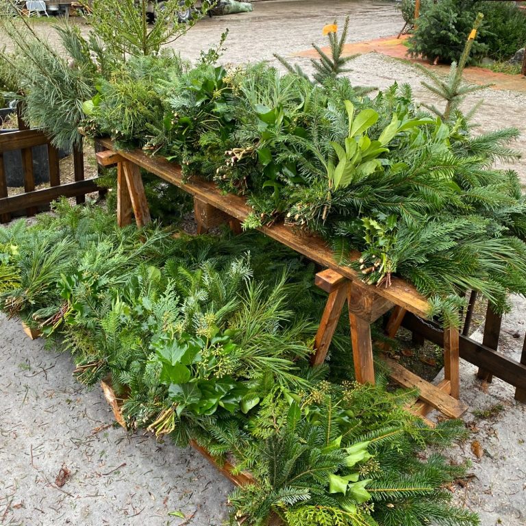 "gemischte-Handbunde-zum-dekorieren-im-Advent"